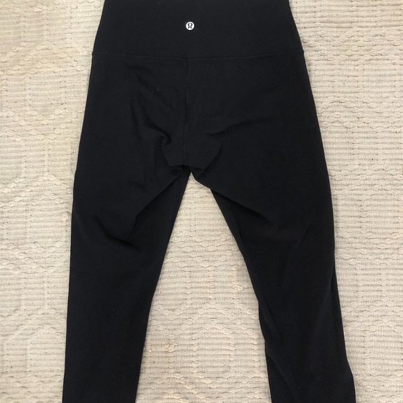 lululemon Wunder Under Crop (Hi-Rise) Full-On Luxtreme 21" Black (first release) - Picture 4 of 4
